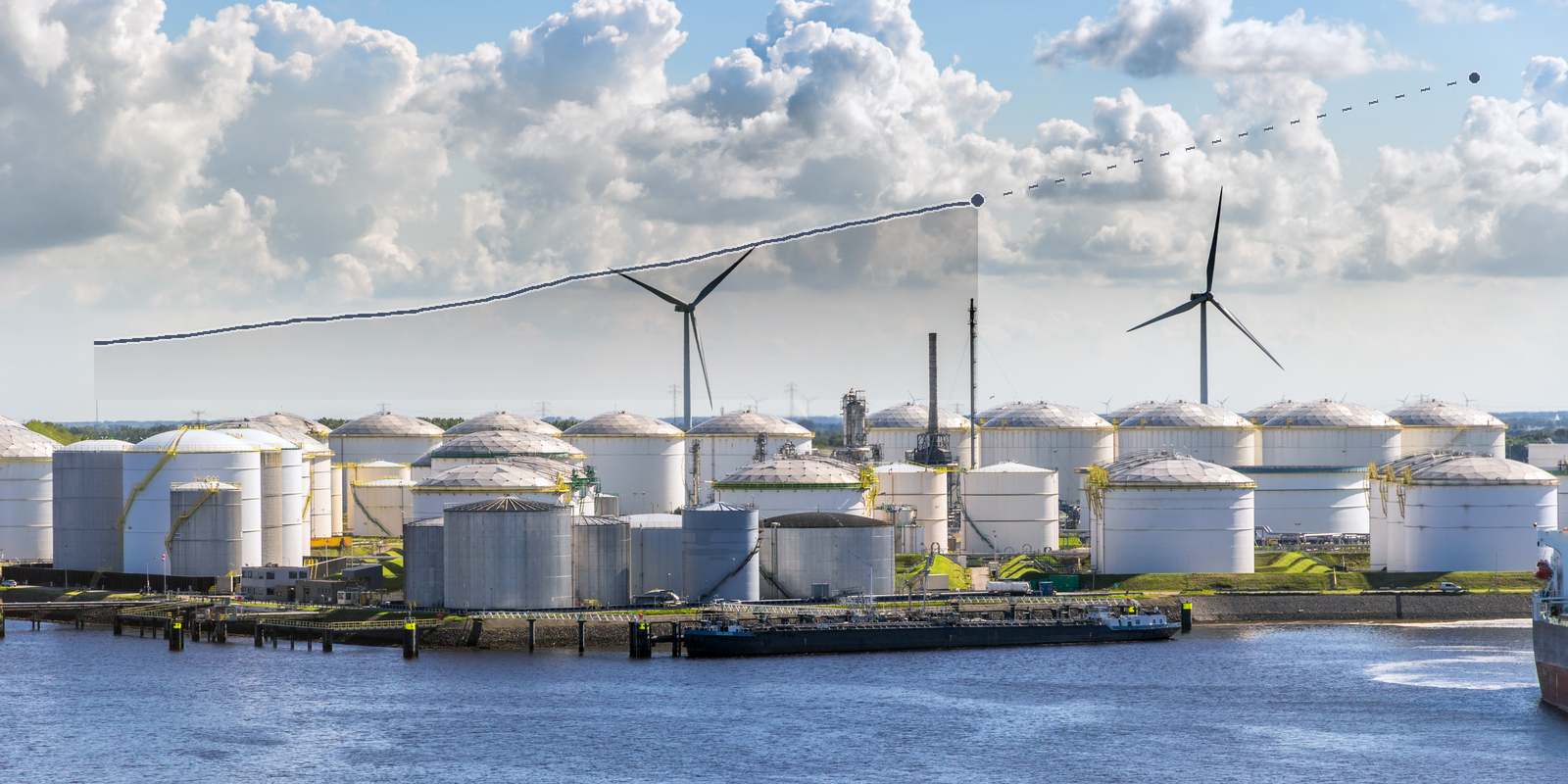Tankenpark aan het water met windturbines, met de vullijn van de Nederlandse gasvoorraden als grafiek in de lucht